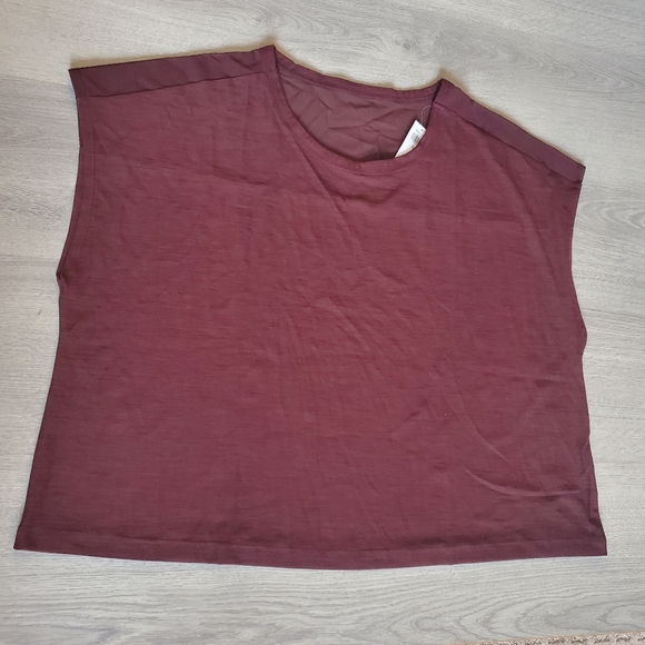 NWT Loose Breathe ON T-Shirt - Picture 4 of 6
